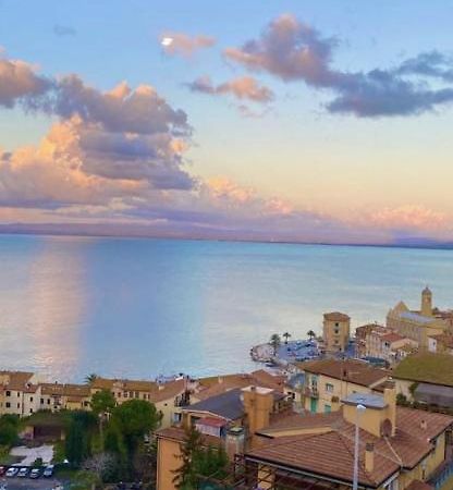 Bilocale Vista Mare Con Posto Auto Lägenhet Porto Santo Stefano  Exteriör bild